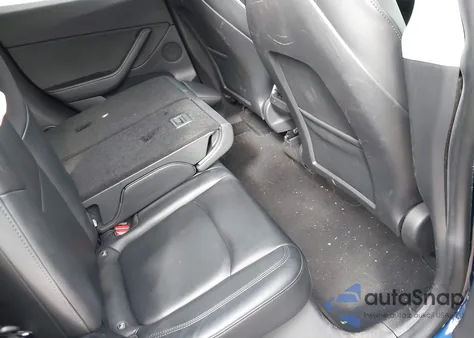 2021 Tesla Model Y Long Range Dual Motor All-Wheel Drive z USA, uszkodzony, nr VIN 5YJYGDEE5MF184739